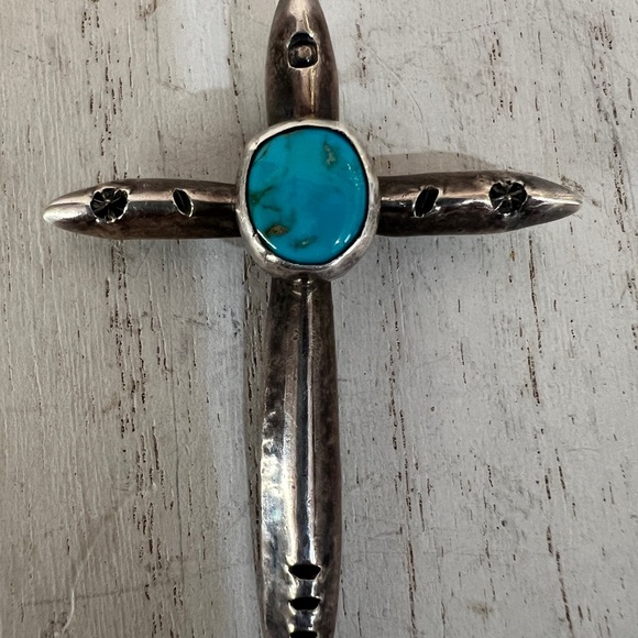 Native American Sand-cast Statement Turquoise Sterling Silver Cross Pendant - Picture 6 of 6